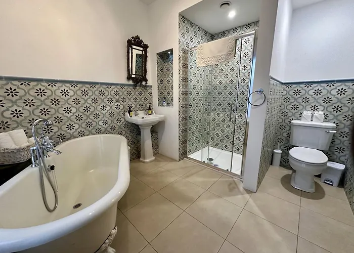 Castle Bed & Breakfast